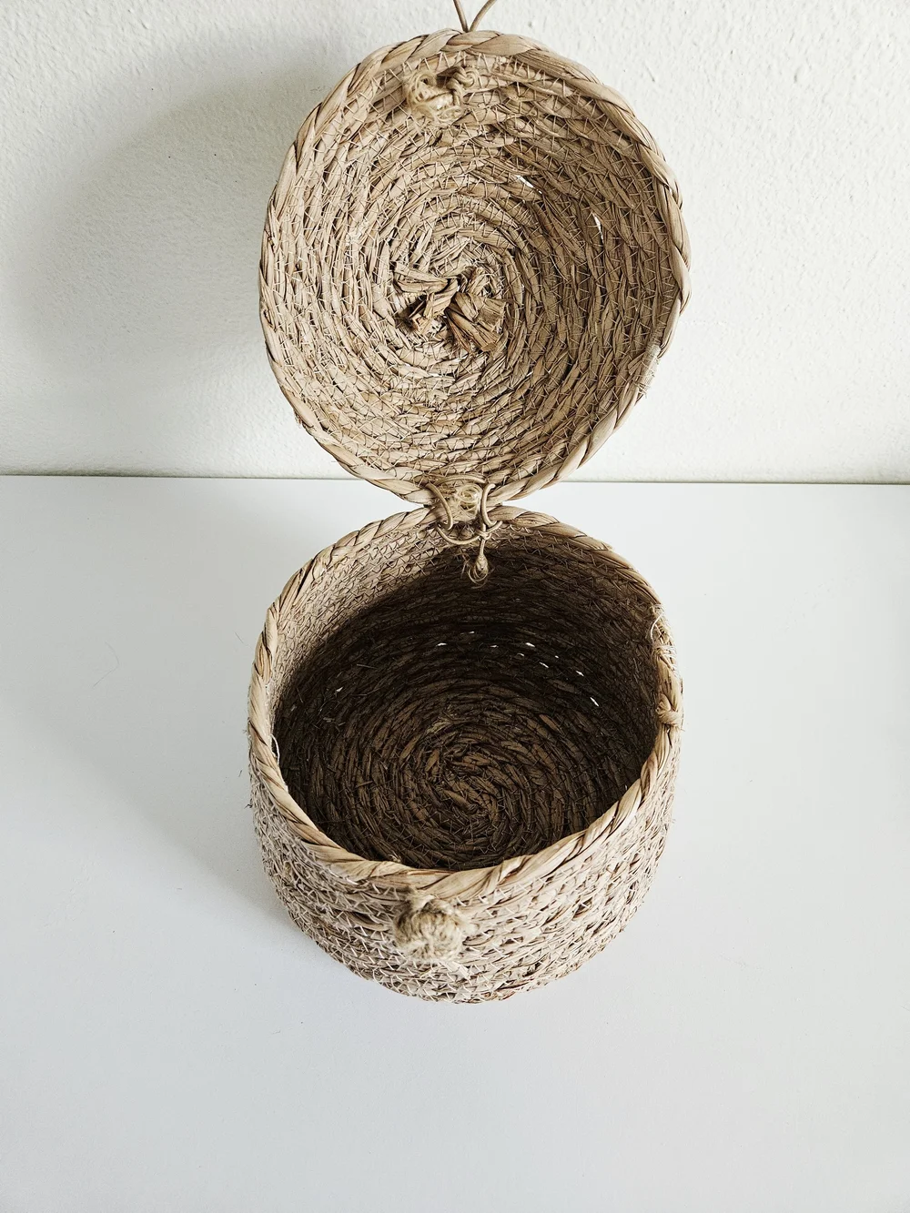 Woven Seagrass Lidded Storage Basket